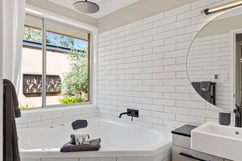 Adelaide Hills Retreats - Accommodation QLD 17