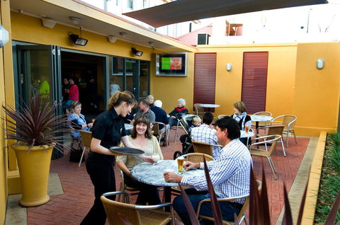 Loxton Community Hotel Motel - Accommodation QLD 13