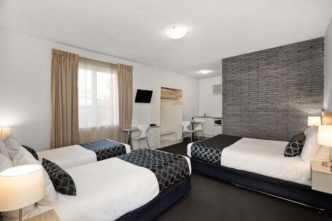Adelaide Road Motor Lodge - Accommodation QLD 20