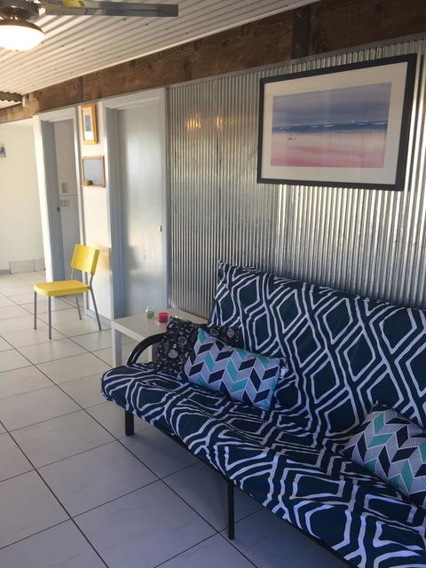 SHAKIN' SHACK - Accommodation QLD 10