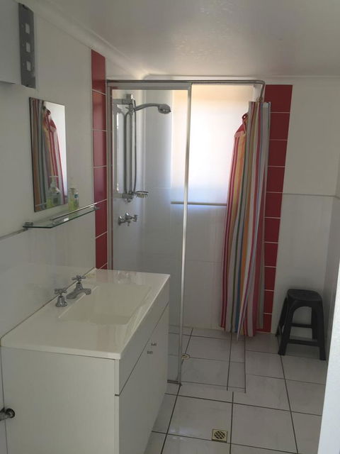 SHAKIN' SHACK - Accommodation QLD 15