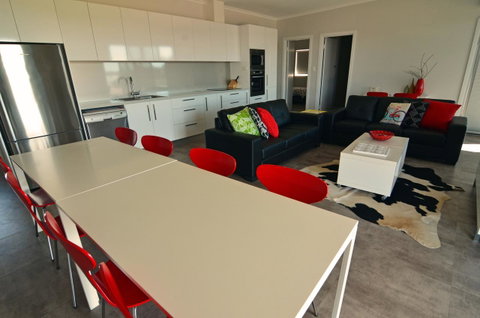 Beachview - Accommodation QLD 7