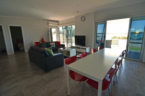 Beachview - Accommodation QLD 6