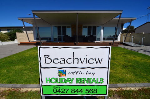 Beachview - Accommodation QLD 3