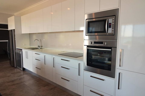 Beachview - Accommodation QLD 12