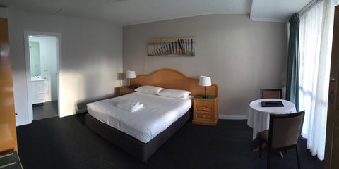 Hilton Beachfront Motel - Accommodation QLD 27