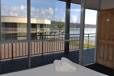 Hilton Beachfront Motel - Accommodation QLD 0