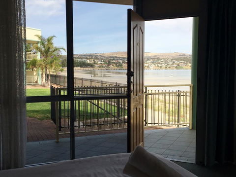 Hilton Beachfront Motel - Accommodation QLD 18
