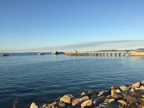 Hilton Beachfront Motel - Accommodation QLD 38