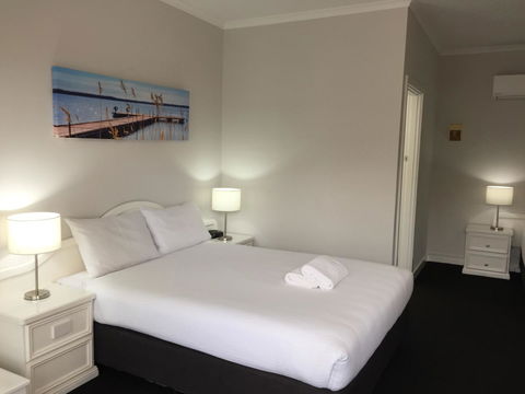 Hilton Beachfront Motel - Accommodation QLD 5