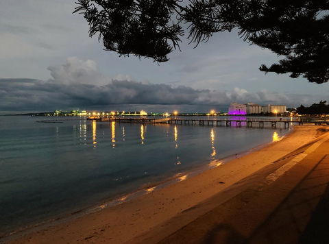 Hilton Beachfront Motel - Accommodation QLD 10