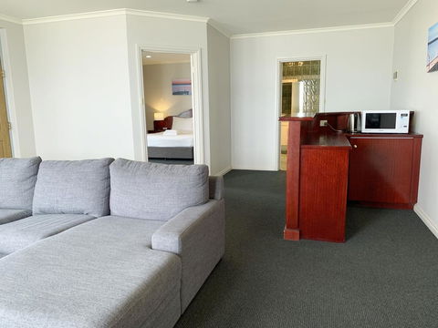 Hilton Beachfront Motel - Accommodation QLD 16