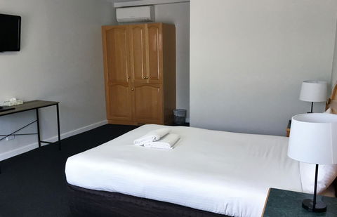 Hilton Beachfront Motel - Accommodation QLD 26