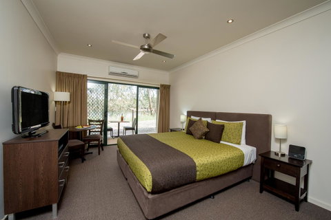 Clare Country Club - Accommodation QLD 4