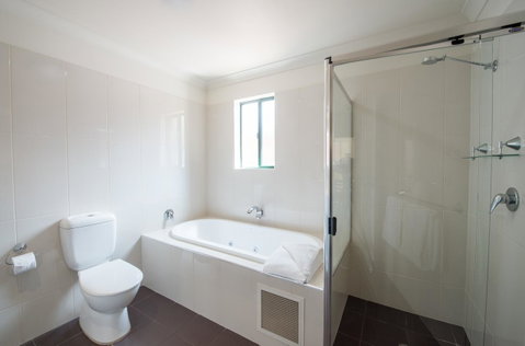 Clare Country Club - Accommodation QLD 12