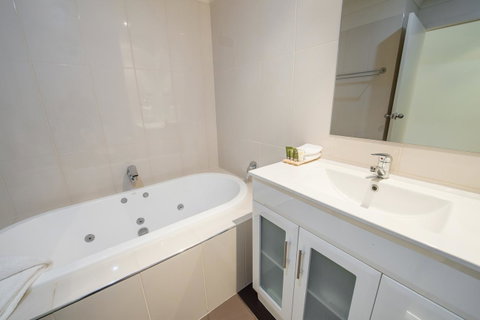 Clare Country Club - Accommodation QLD 23