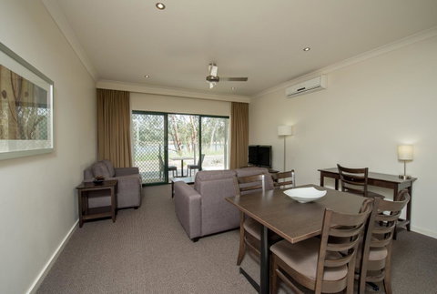 Clare Country Club - Accommodation QLD 14