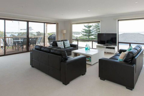 Bimbadeen - Accommodation QLD 2