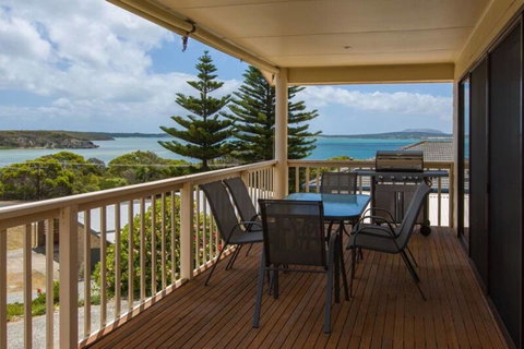 Bimbadeen - Accommodation QLD 1