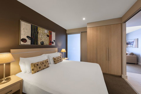 Apartments @ 16 Holdfast - Accommodation QLD 10