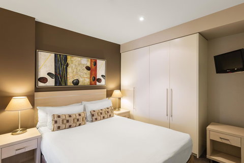 Apartments @ 16 Holdfast - Accommodation QLD 9