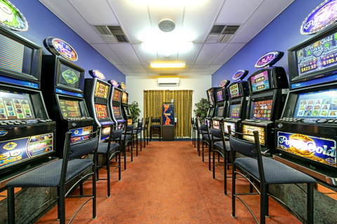 Border Village Roadhouse - Accommodation QLD 8