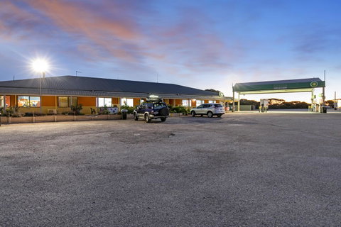 Border Village Roadhouse - Accommodation QLD 2