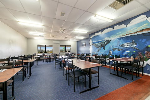 Border Village Roadhouse - Accommodation QLD 7