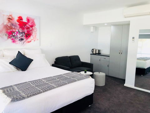 The Avenue Inn - Accommodation QLD 0