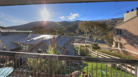 Snowgoose Apartments - Accommodation QLD 6