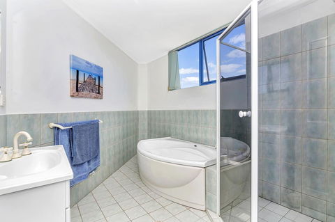 Sail Away - Accommodation QLD 11