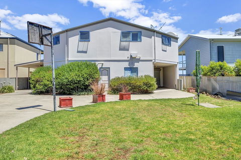 Sail Away - Accommodation QLD 14