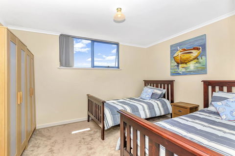 Sail Away - Accommodation QLD 9