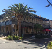 Grosvenor Hotel - Accommodation QLD