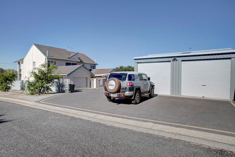 Bay Bliss - Accommodation QLD 6