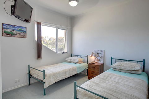 Bay Bliss - Accommodation QLD 10