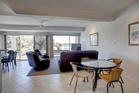 Bay Bliss - Accommodation QLD 8