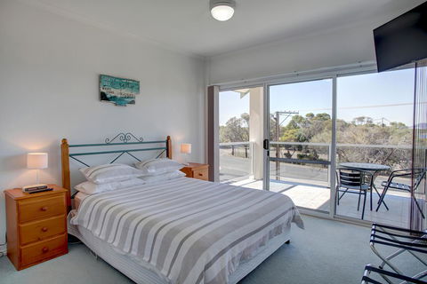 Bay Bliss - Accommodation QLD 12