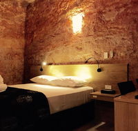 The Lookout Cave Underground Motel - Accommodation QLD