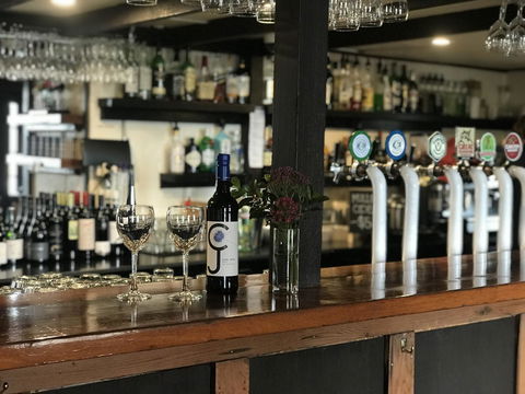 Caledonian Inn - Accommodation QLD 2