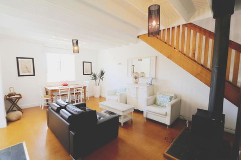 Caledonian Inn - Accommodation QLD 27