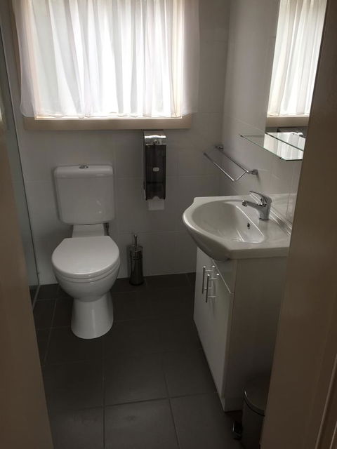 Blue Lake Motel - Accommodation QLD 18