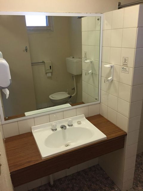 Blue Lake Motel - Accommodation QLD 28