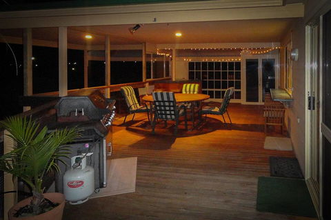 Baywatch - Accommodation QLD 11