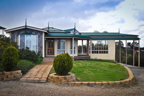 Baywatch - Accommodation QLD 12