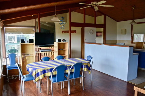 Dolphinview - Accommodation QLD 3