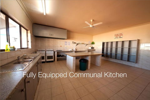 Radeka Downunder Underground Motel - Accommodation QLD 12