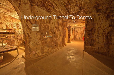 Radeka Downunder Underground Motel - Accommodation QLD 10