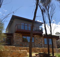 Of Stone and Wood Guesthouse - Accommodation QLD