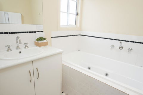 Breakfree Port Pirie - Accommodation QLD 29